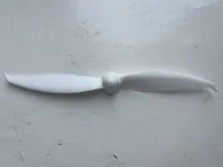 Aerodinamic plane propeller with a 3 mm hole
