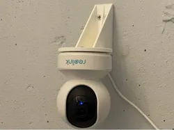 Reolink E1 Pro Wall mount