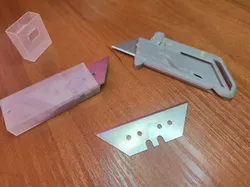 Slider version for blade with four holes