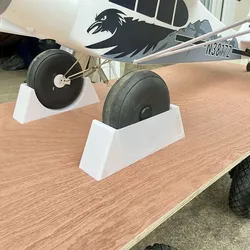 Piper PA 18 FMS wheel chock