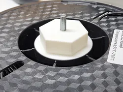 Hand nut for filament re-spooler