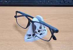 Glasses Stand (Gyriod Lattice Structure)