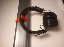 Headphone Holder for IKEA SVÄRTA bed