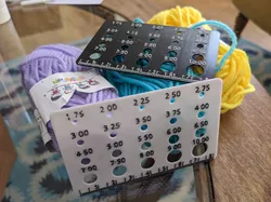 Knitting Gauge - Credit Card Sized (metric)