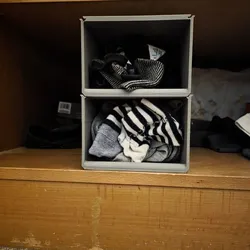 Simple stackable storage unit