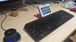 StreamDeck mk2 mount for Logitech MX KEYS keyboard