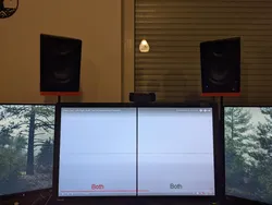 Height-adjustable Studio Monitor / Loudspeaker Behind-Desktop Stand