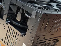 SSUPD Meshroom S V2 rear GPU mount hdmi display port adapter