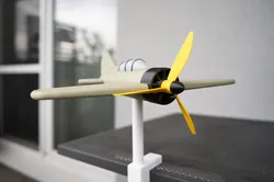 Airplane wind spinner