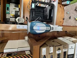 B&D dustbuster charging base wall holder and pressure plate to charge Dustbuster while on wall hanger
