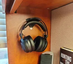 Headphone Hanger for Command Strips