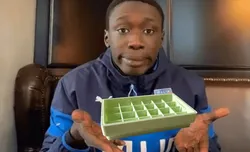 (Un)Stacable tray, which cannot be stacked.