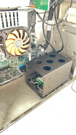 3.5 hdd case with 80x25 fan