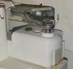 Indesit Fridge Top Hinge