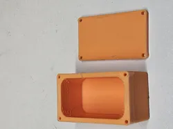 Scalable box with lid and 4 screws