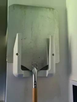 Pizza peel wall mount