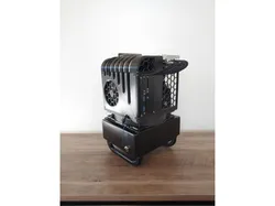 Custom ITX case for 200mm radiator watercooling