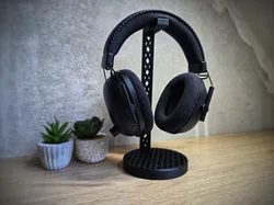 Headphone stand