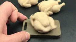 旋转的烤鸡挂件，解压玩具
