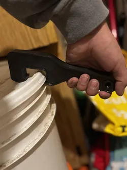 Bucket lid opener