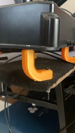 40 x 40 mm L-shape support; M4 screws