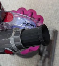 Dyson vacuum cleaner adapter for filament vacuum bags