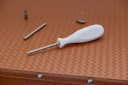 Medium ergonomic screwdriver