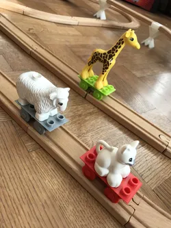 Duplo/Brio Car (for Wooden Train Tracks)