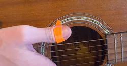 Guitar thumb pick