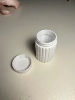 Simple Twist Lid Container