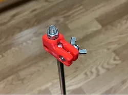 伸縮手旗棒にカメラなどを付けるアダプター