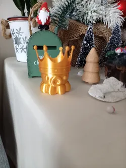 octopus with crown