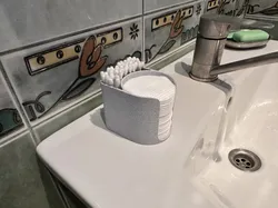 Stand for cotton pads/tips