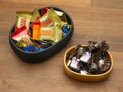 Superellipse candy bowl
