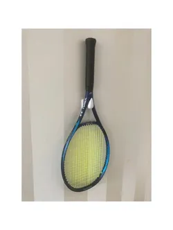 Single wall mounted tennis racket holder
