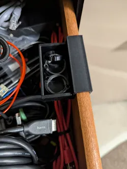 Drawer mounting bracket for cable clips