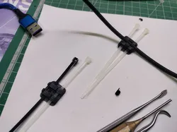 Grapas sujeta cables