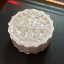 Piksis (Catholics Pyxis) with Benedict Medal