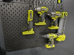 Skadis Ryobi 18v Mount