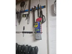 Spray Paint / Grease can holder. Low material and fast to print