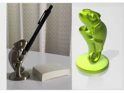 Chameleon Pen Holder  (High-Res)