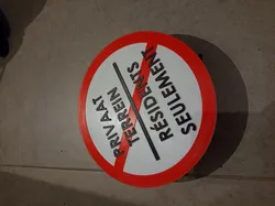 Forbidden Sign - Residents Only / Privaat Terrein / Residents Seulement