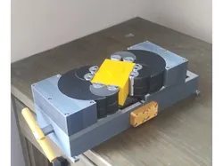 fully 3d printed fractal vise (not a customizer design)