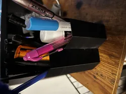 Simple pen holder