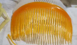 Curved hair clip