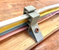 Multi-Cable Snap-Lock Clamp