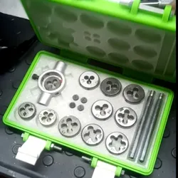 gratuită de Tools & Spare Parts STL Descărcare - A case for threaded dies - Pacha5)