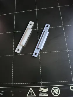 Plate for the lock latch in the gas meter box (Spain)
