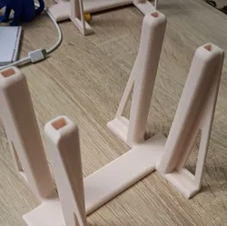 Stand/holder for laptop