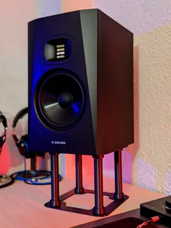 Speaker stand